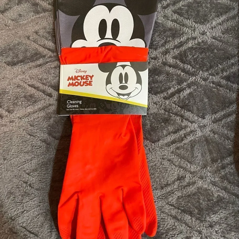 Disney set of Mickey towels, oven mitt & gloves